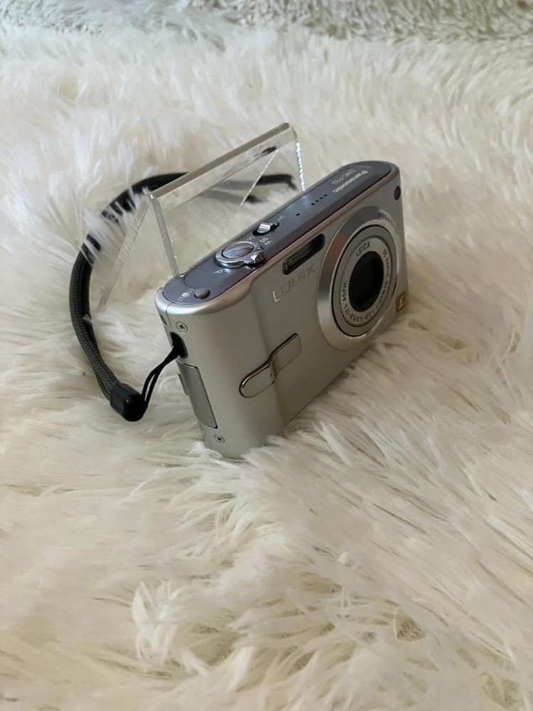 Panasonic LUMIX DMC-FS2 Siler Digital Camera Compact Digital Camera Panasonic