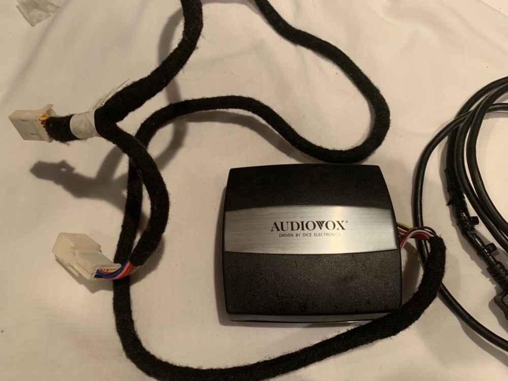 Toyota Prius Ipod IPhone IPad Interface Adapter with wires