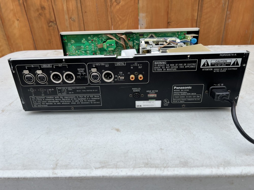 PANASONIC SV-3700 PROFESSIONAL DIGITAL AUDIO TAPE DECK