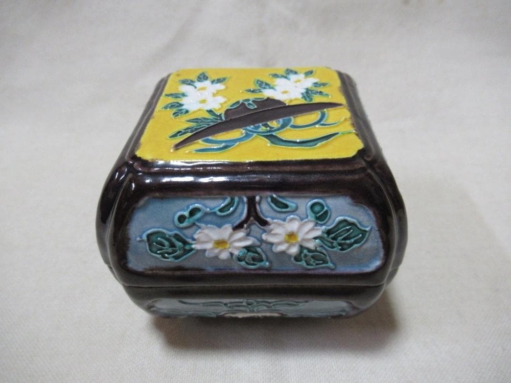 Japanese Ceramic Incense Container Floral Pattern Traditional Display Decor