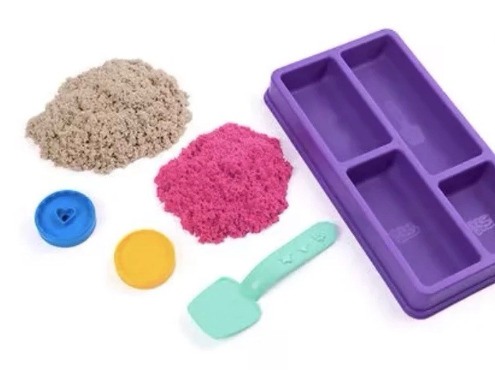 Kinetic Sand Cookie Making Box Kit - Includes 2 Colors & 3 Accessories