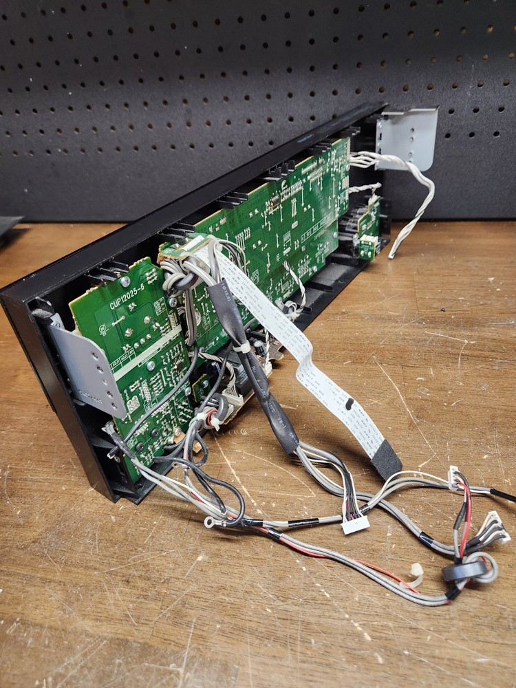 Harman Kardon AVR 254 Front Display