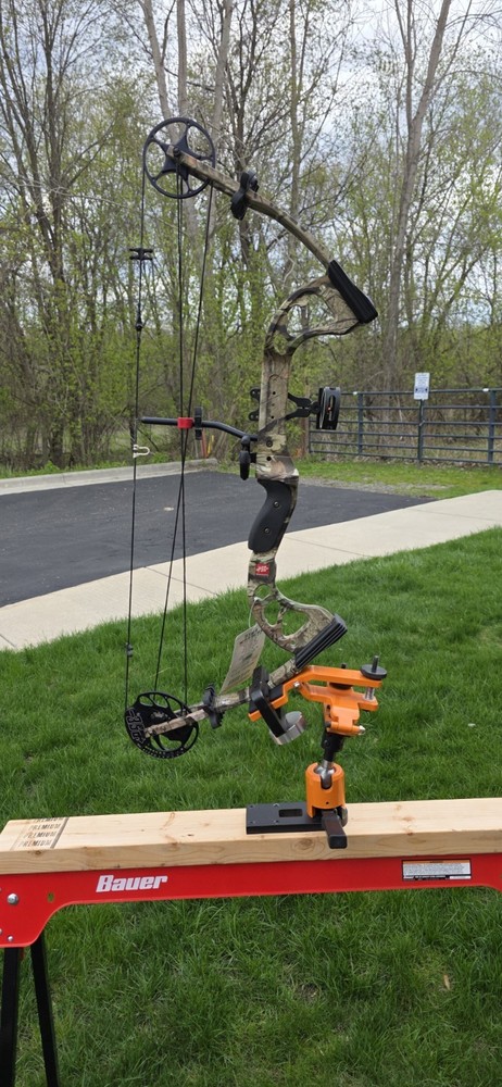 PSE Stinger Compound Bow