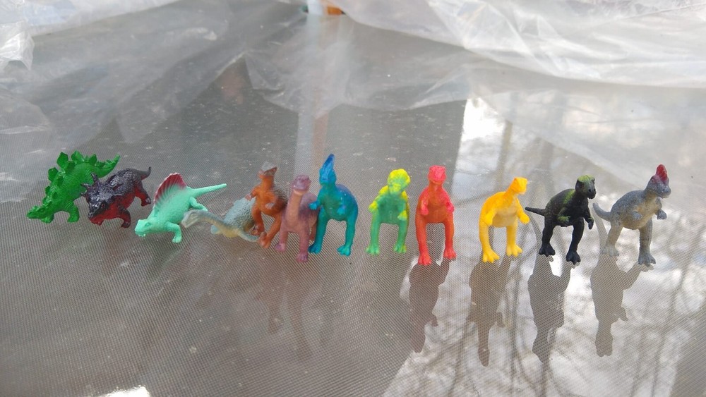 set of 12 dinosaurs