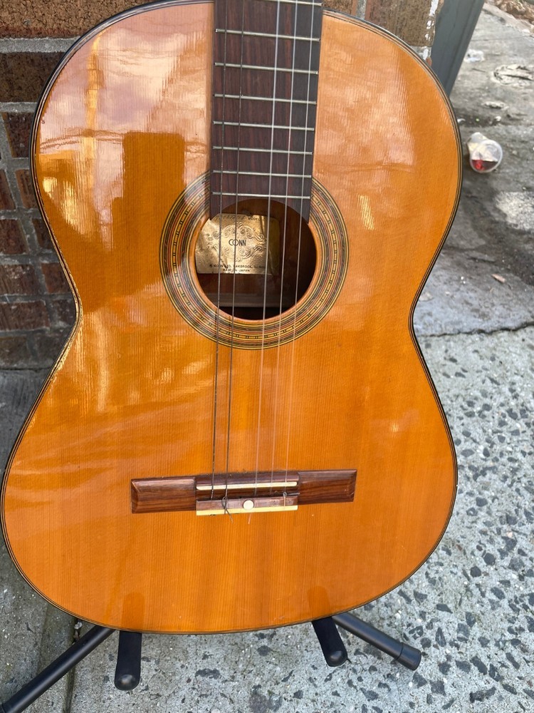 Conn C-10 Nylon-String Classical Guitar