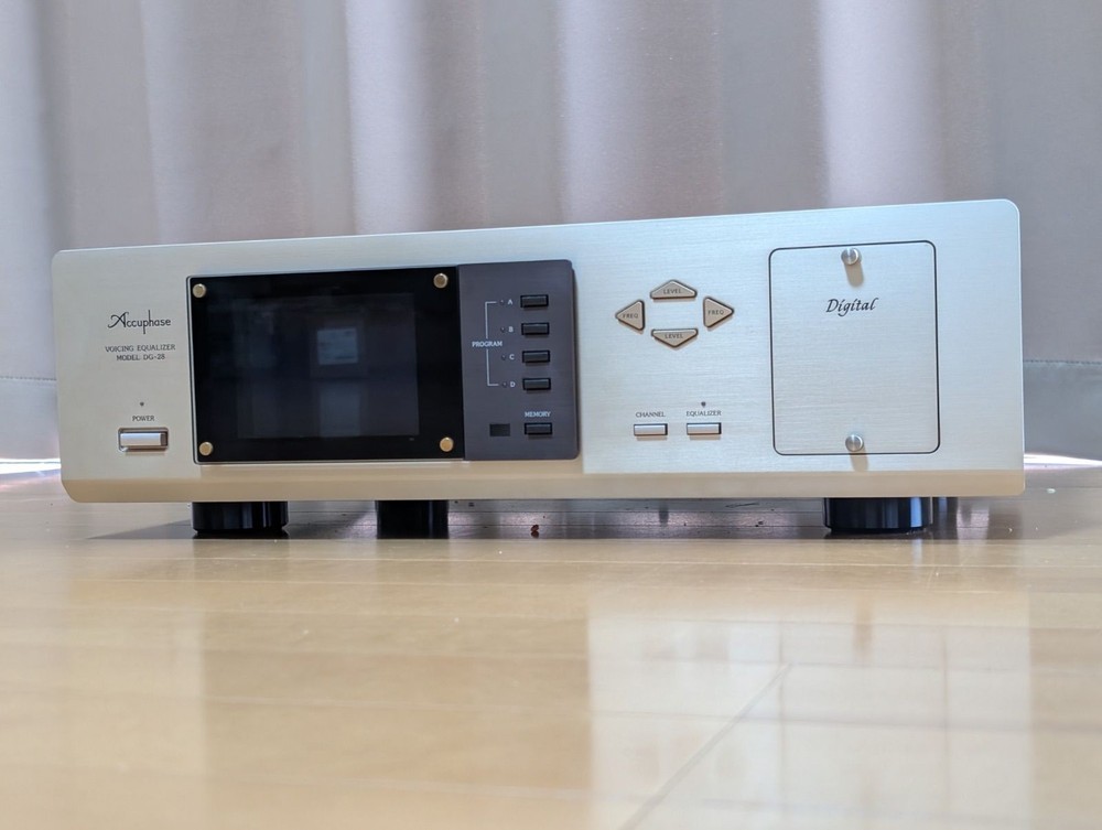 Accuphase DG-28 DIGITAL VOICING EQUALIZERDIGITAL