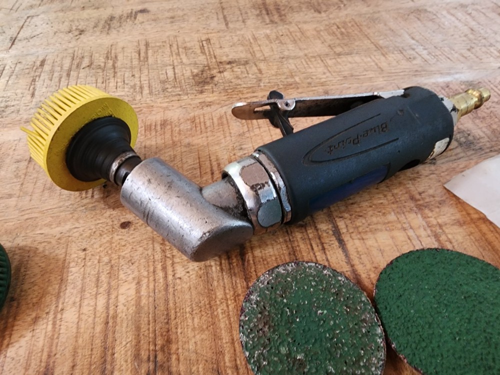 Bluepoint AT119 115° Angle Mini Air Die Grinder Quick-Change Disc Arbor Extras
