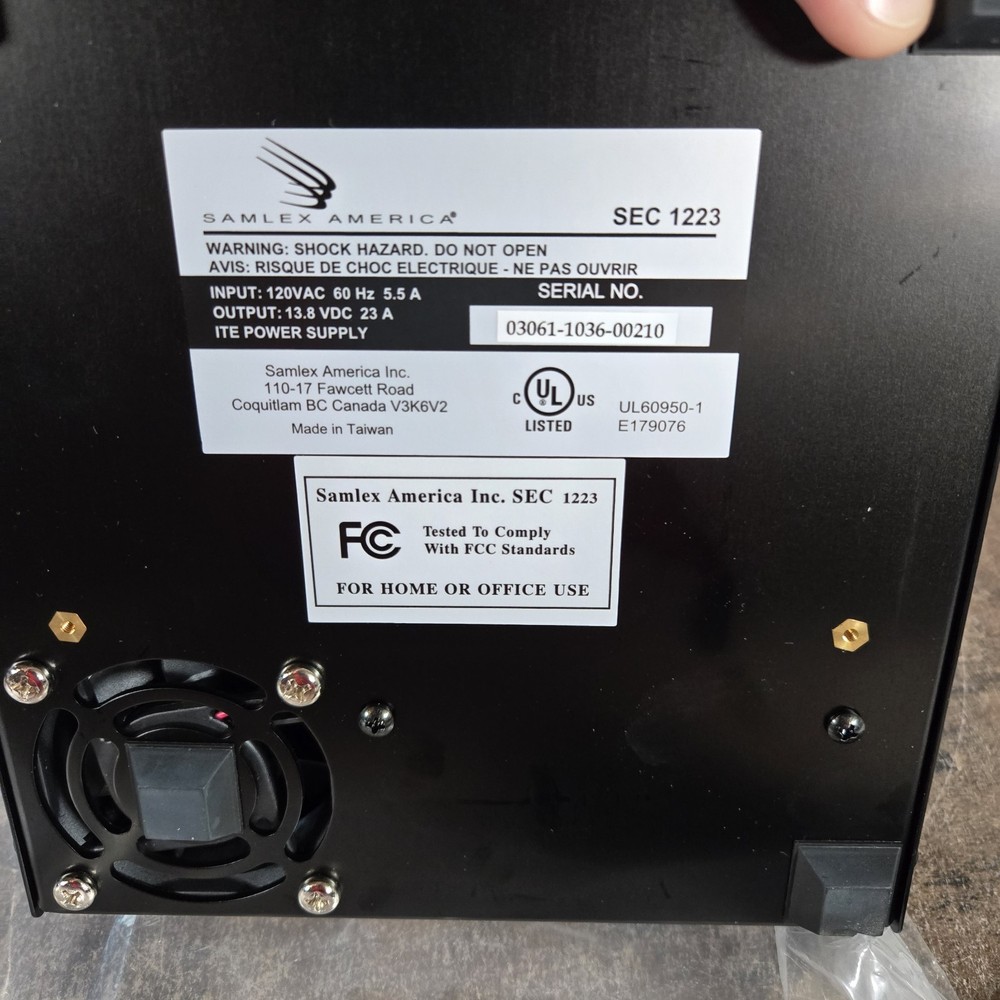 Samlex SEC-1223 23A 13.8VDC Switching Power Supply