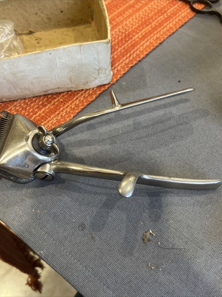 VINTAGE- BARBER'S SET- INCLUDES ORIGINAL HAND OSTER CLIPPER BOKER SCISSORS