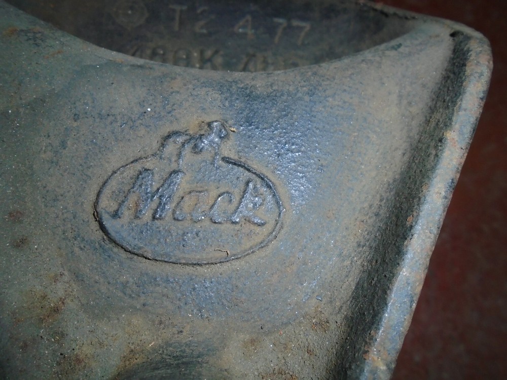 488K488 MACK SPRING HANGER T2 477