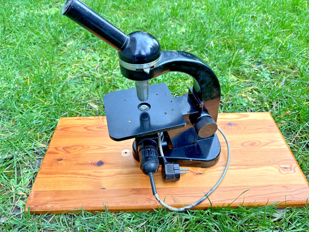 Vintage Microscope Ernst Leitz Wetzlar | Germany | Mid-20th Century Introducing