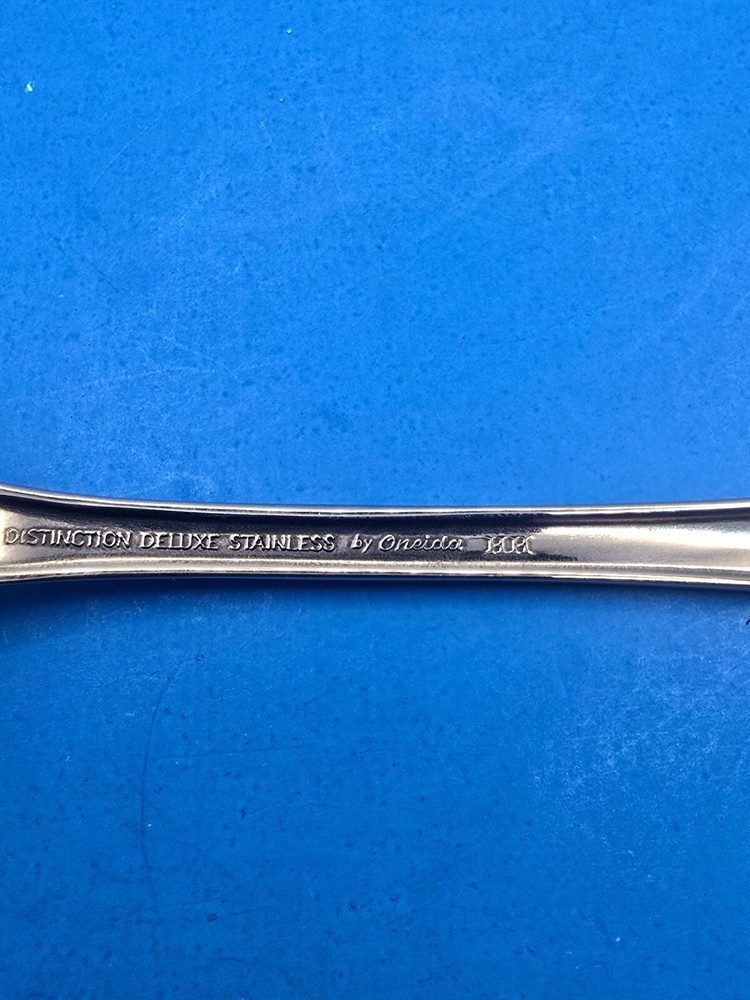 Oneida Distinction Deluxe MANSION HALL Solid Serving Spoon
