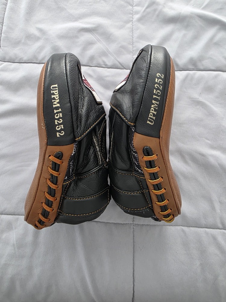 Ringside Classic Leather Focus Mitts