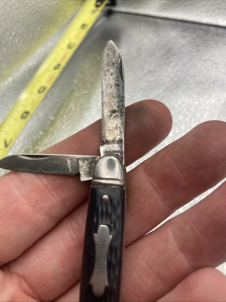 Vintage Small Colonial 2 Blade Pocket Knife With SHIELD ~ NICE
