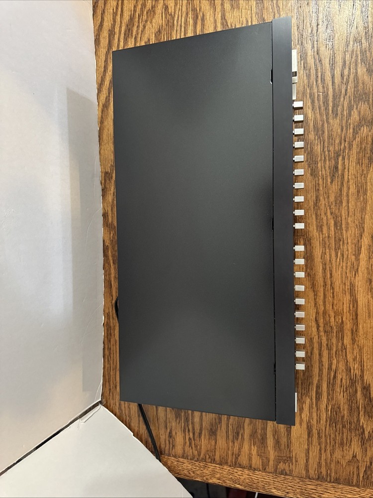 Hitachi HGE-1100 Graphic Equalizer Tested And Fully Functional.