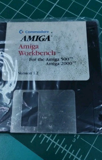 Amiga Workbench Commodore Version 1.2 & Basic Floppy Disk +3