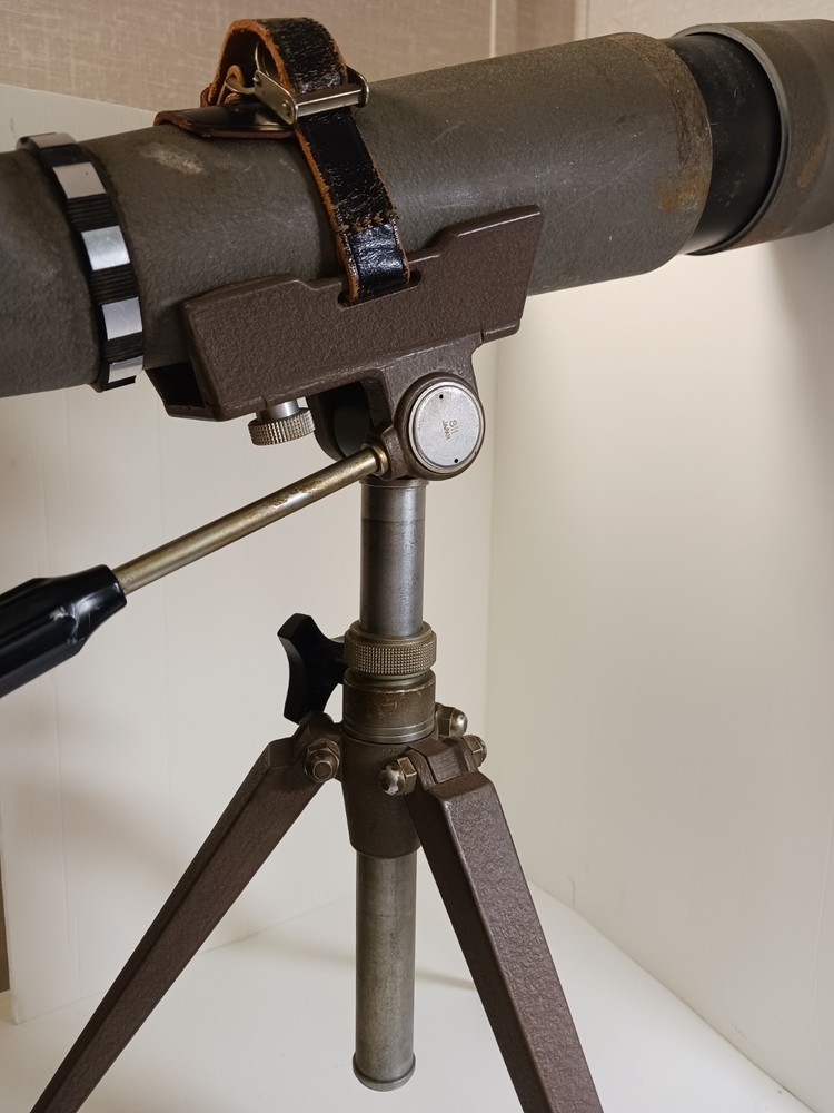 SWIFT SPOTTING SCOPE MODEL 821 with Eagle TRIPOD. Good functional condition! 60x