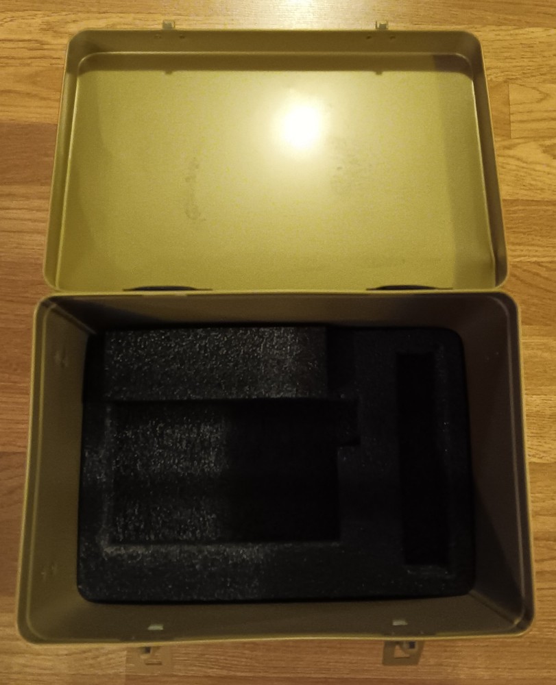 Fallout 4 Pip-Boy 3000 Deluxe Bluetooth Edition ThinkGeek Exclusive PipBoy Case!