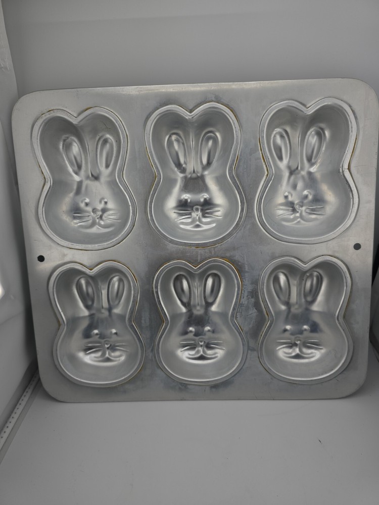 Vintage Wilton Baking Pans Set