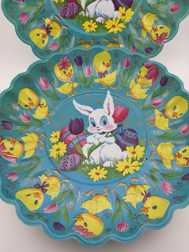 Vintage Retro Easter Theme Plastic Molded Candy Serving Plate Bunny Chick 9 3/4”
