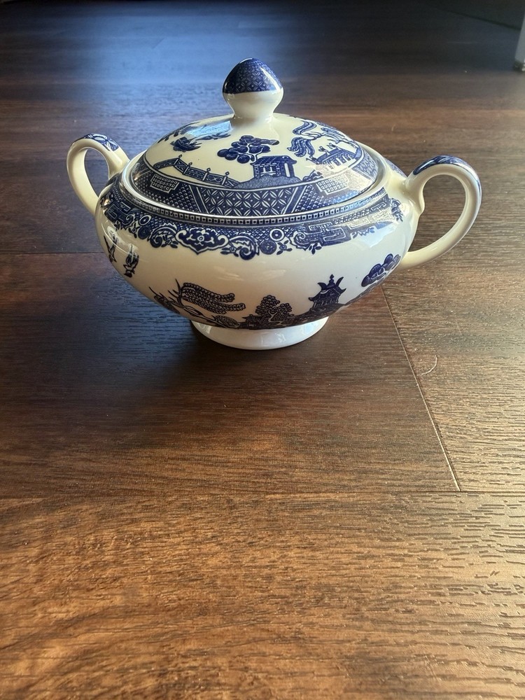 Blue White Willow Pattern Ceramic Sugar Bowl with Lid Handles Glossy Finish