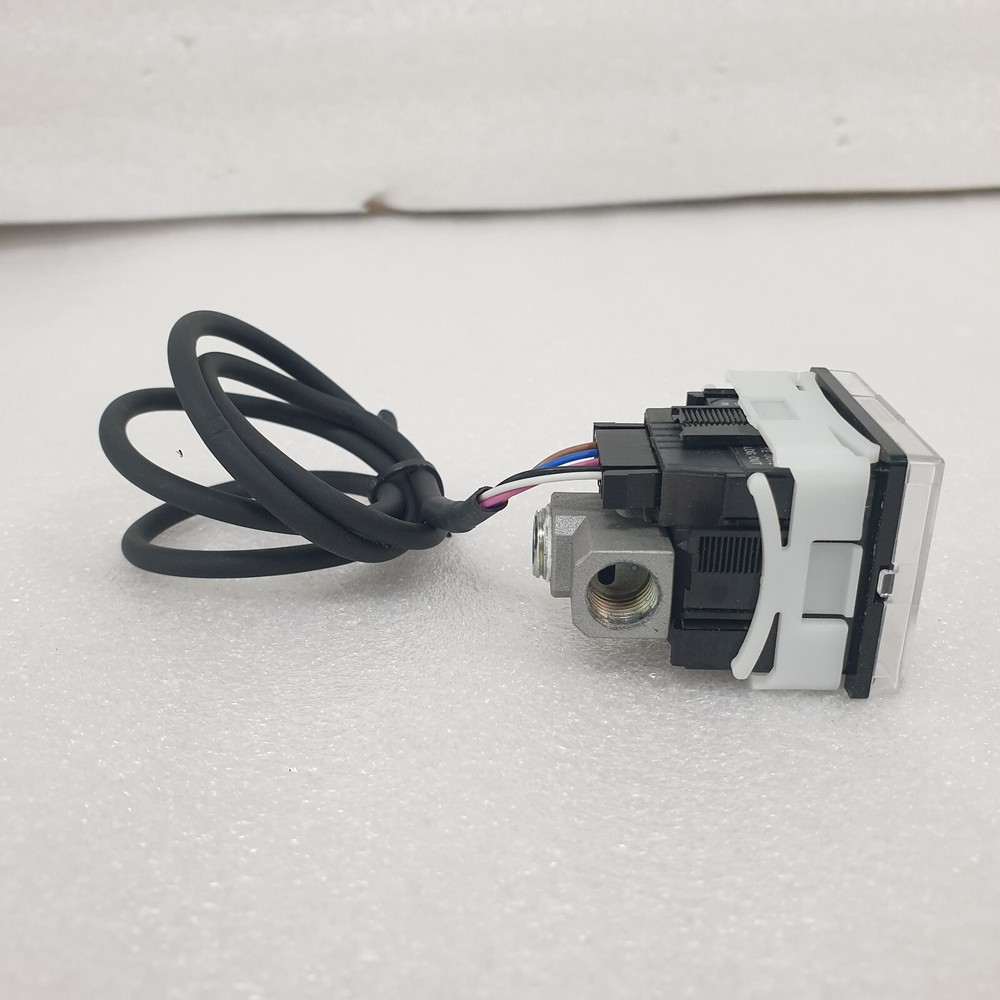 Keyence AP-C33W Pressure Sensor