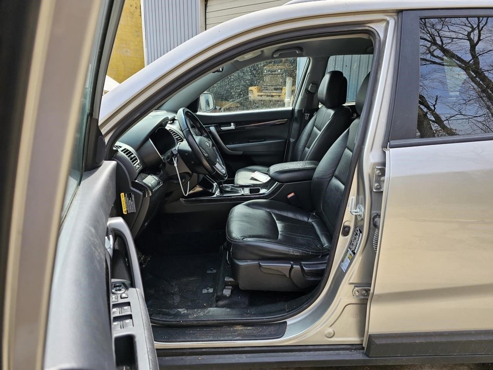 SORENTO 2015 Headrest 2450006