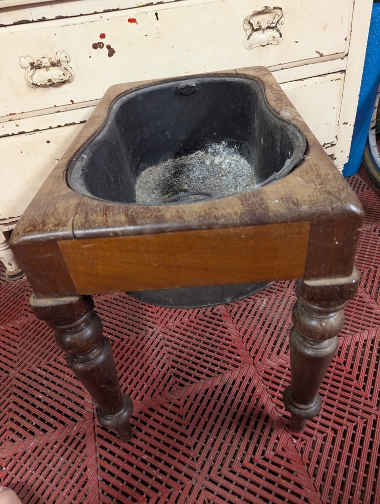 Mahogany Bidet