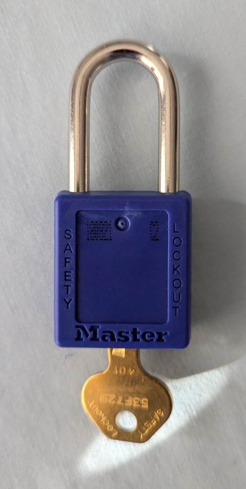 6 Master Lock 410 Lockout Padlocks (5) RED (1) BLUE Different Key Type NEW