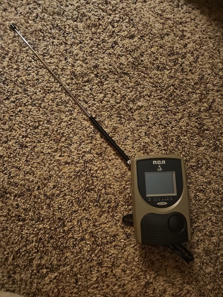 RCA Portable LCD Television Handheld TV 2.2" Model L2200BC