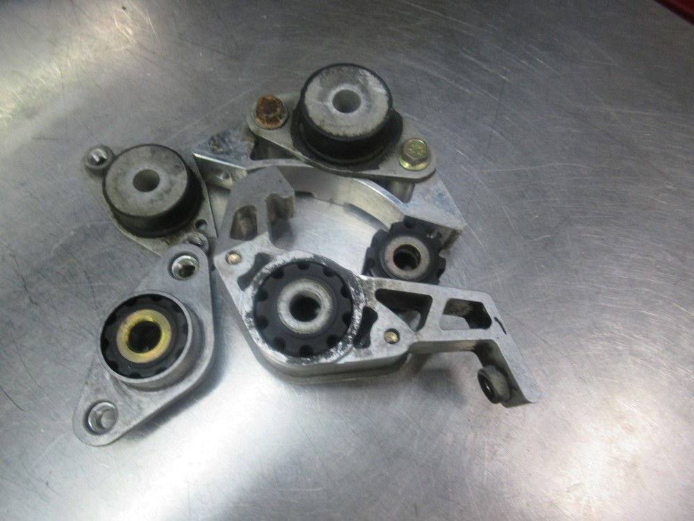 Polaris Pro RMK 800 2011 155 engine mounts