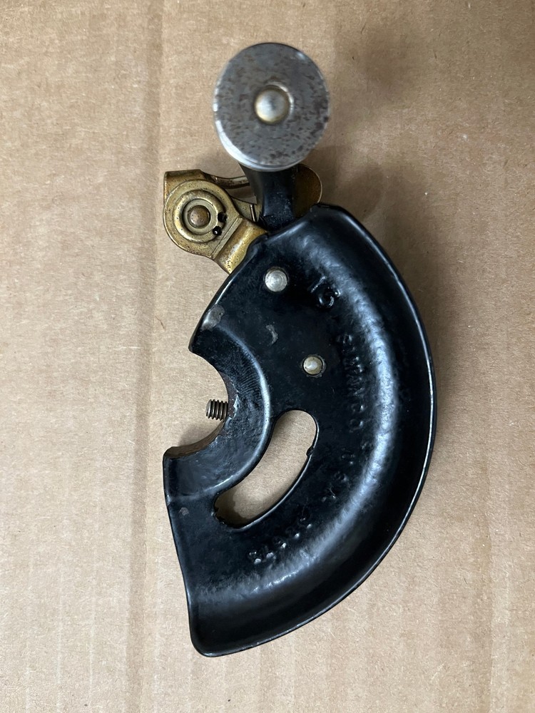 Singer Sewing Machine 99 or 66 Bobbin Winder with Belt Guard