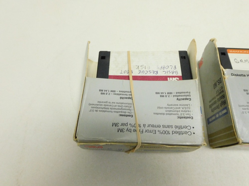 Lot of 29 Floppy Discs 3.5" Unsorted Untested. Software