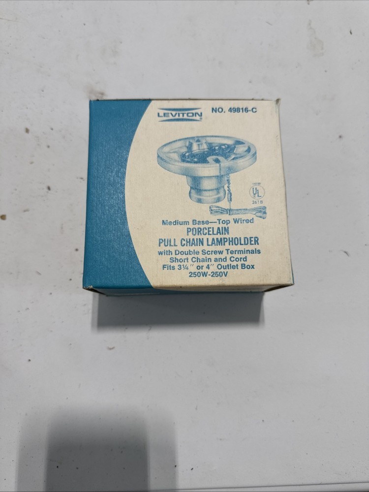 Leviton Porcelain Pull Chain Lamp holder NO. 49816-C