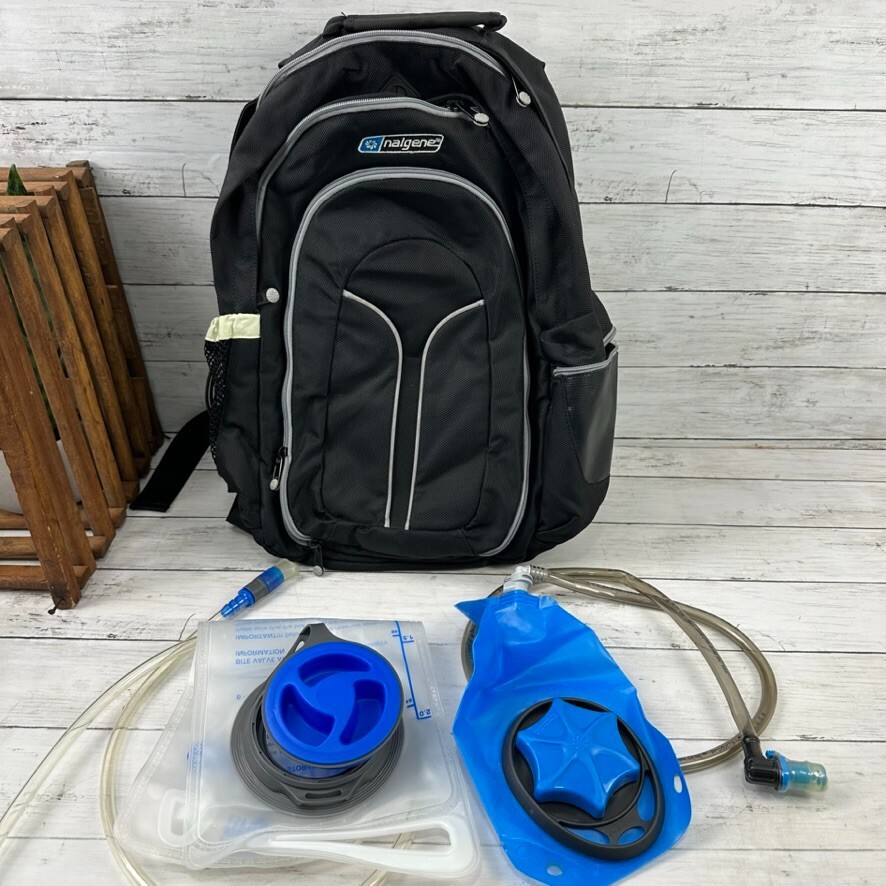 Nalgene Hydration Black Backpack with bladders hiking
