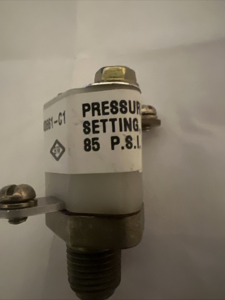 New Flyer\Bendix Pressure Switch Assembly 930661-C1 -85 PSI