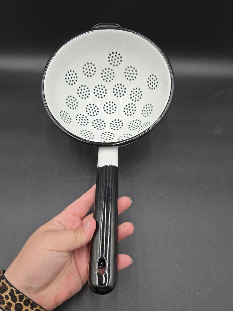 Farmhouse Rustic White Long handled Enamel Ware Colander 20 CM