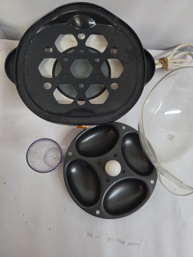 West Bend Electric Automatic Egg Cooker 86628- Excellent And Clean!