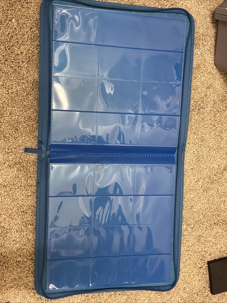 USED Blue Gamegenic : Prime 24-Pocket Binder