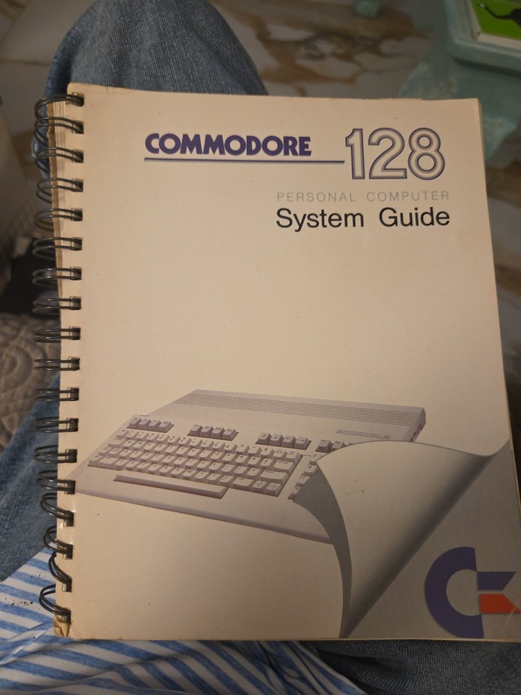 Commodore 128 Personal Computer System Guide  Commodore Business Machines 1985