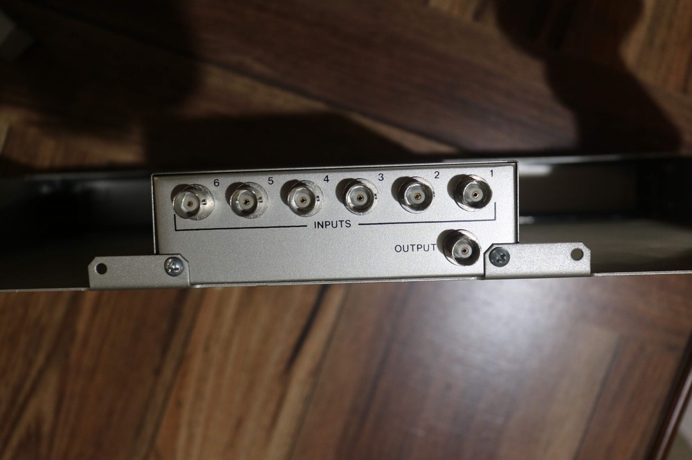 Rackmount Tray With Video Distribution Amplifier VideoTek Dat 2