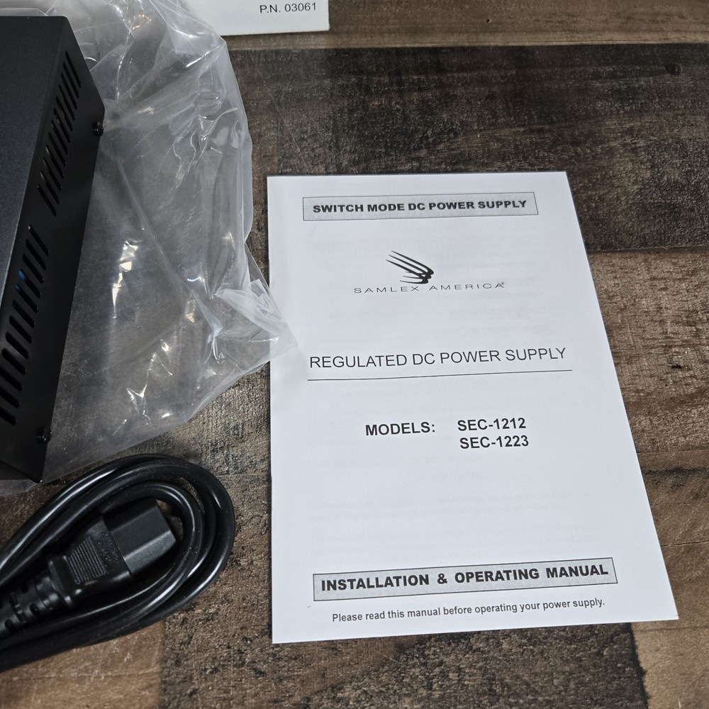 Samlex SEC-1223 23A 13.8VDC Switching Power Supply
