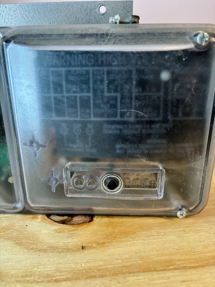 (2) System Sensor DH100ACDCLP Smoke Detector Pre-owned