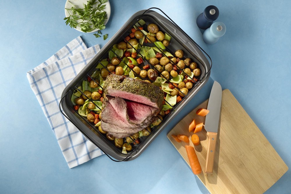 Everyday Roast Pan with Rack Rectangular Nonstick Construction Large Capacity...