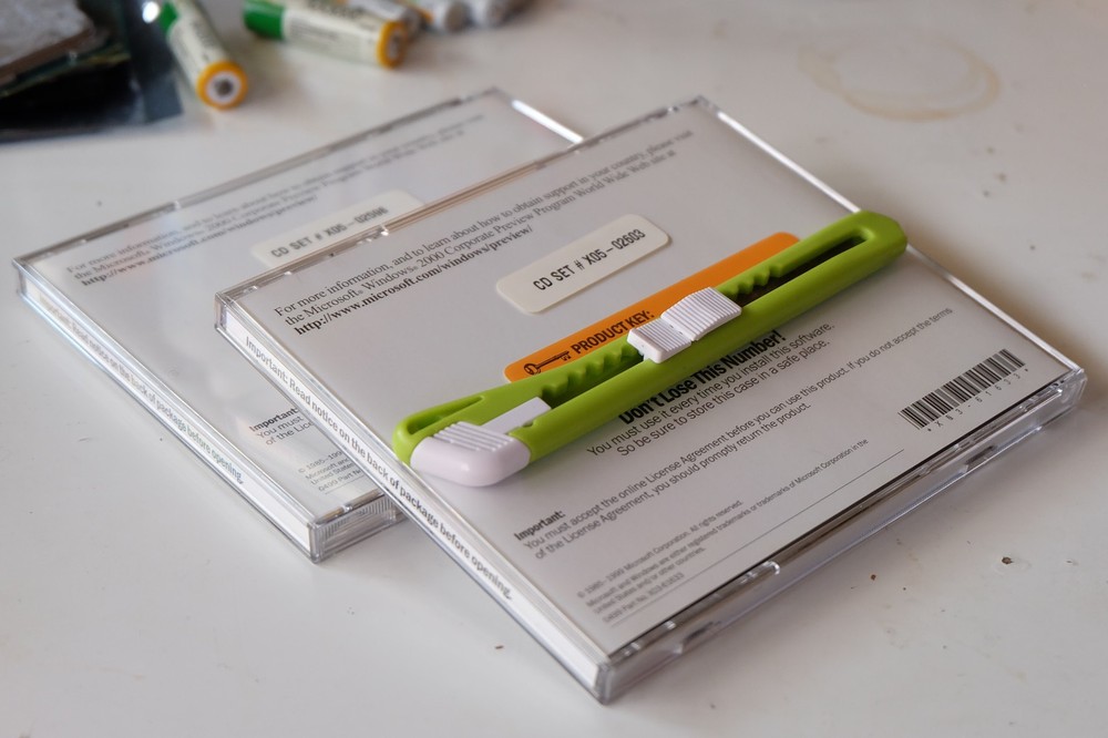 Microsoft Windows 2000 Release Candidate 2 RC2 Pro/Server (Corporate Preview)