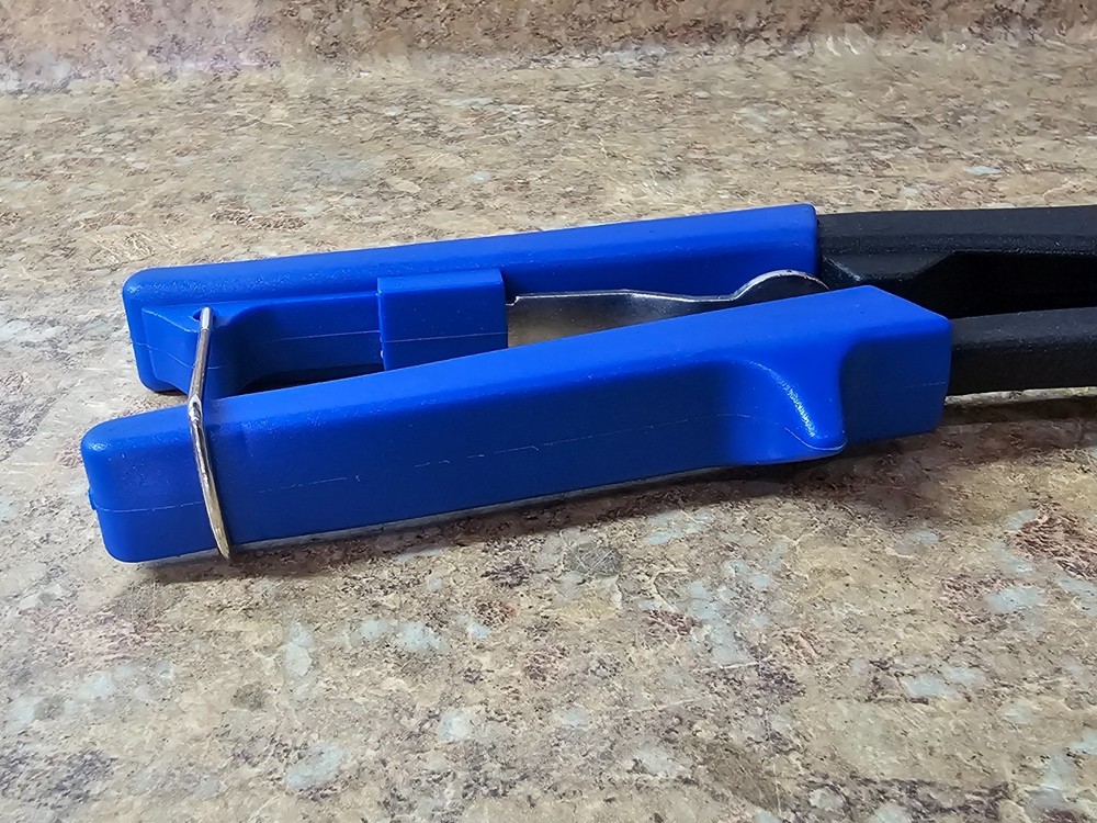 Rivet King Rivet Nut Manual Tool Pre-owned (Tool Only) Pre-owned