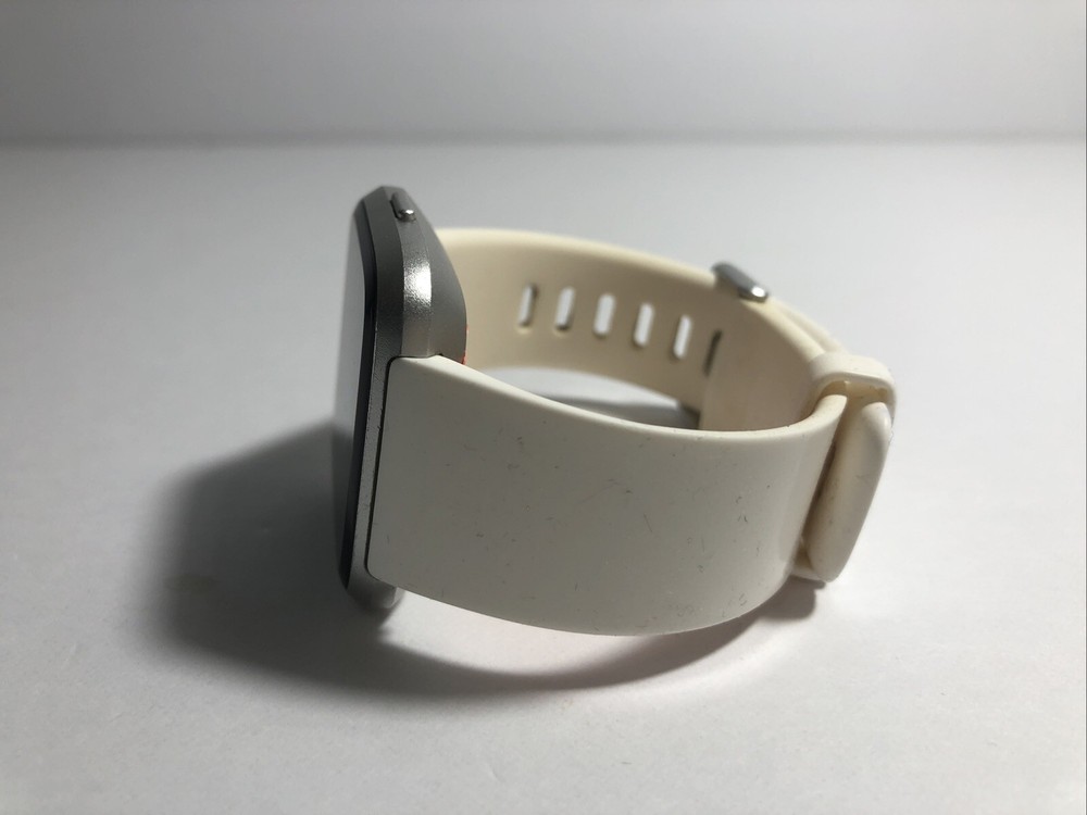 Fitbit Versa Lite , FB415SRWT Fitness Smartwatch Activity Tracker, White Used
