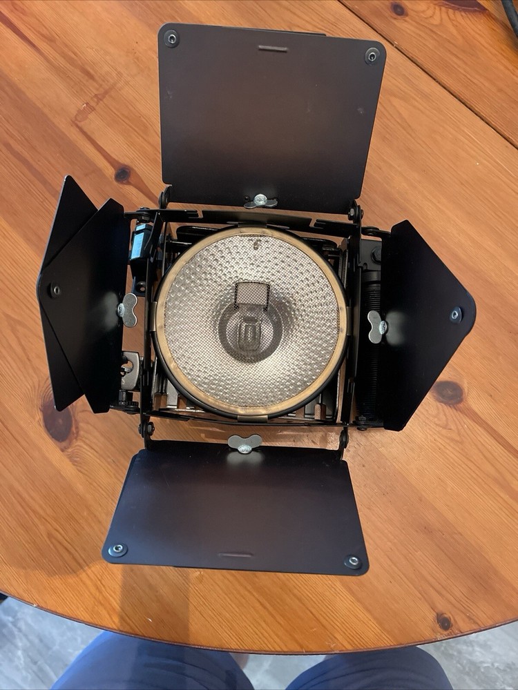 Lowel OMNÍ Light 500 Watts