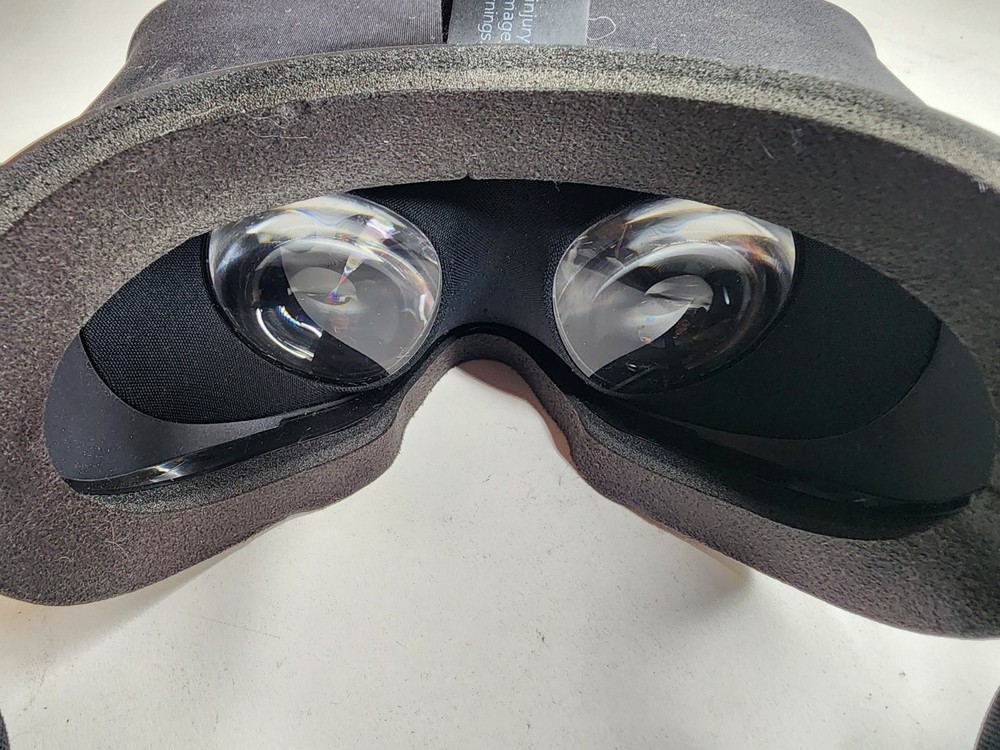 Oculus Rift CV1 Headset W/ 2 Controller & 2 Sensor