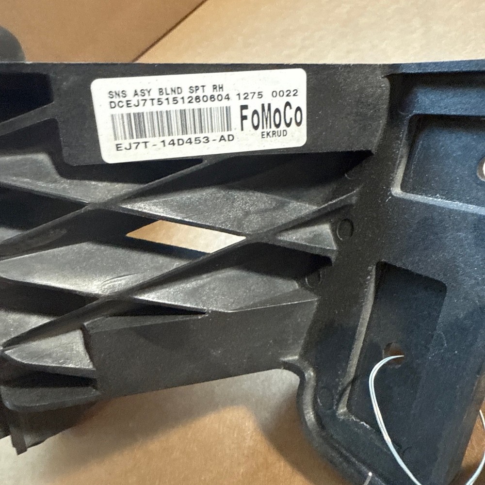 2015 Lincoln MKC Right Blind Spot Module Radar Sensor